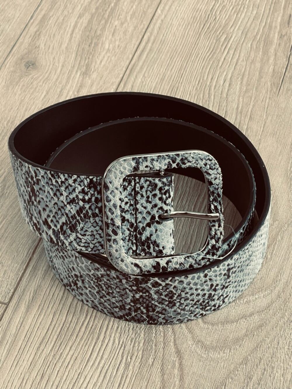 NINE WEST size Large snake leather woman's belt